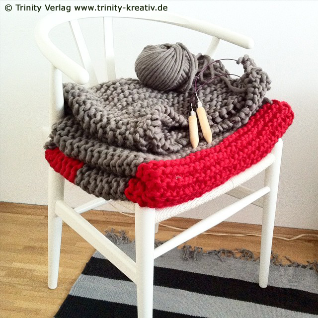 Decke aus knit & hook - the bulky merino - Trinity Verlag